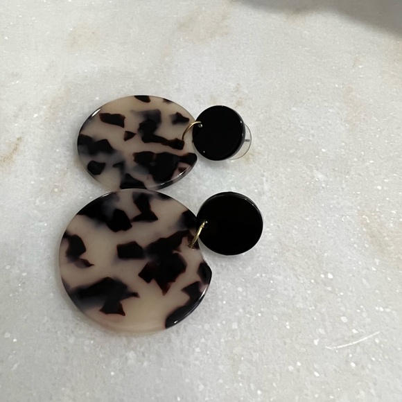 Light Tortoise Print Earrings - New without tags - Picture 5 of 8